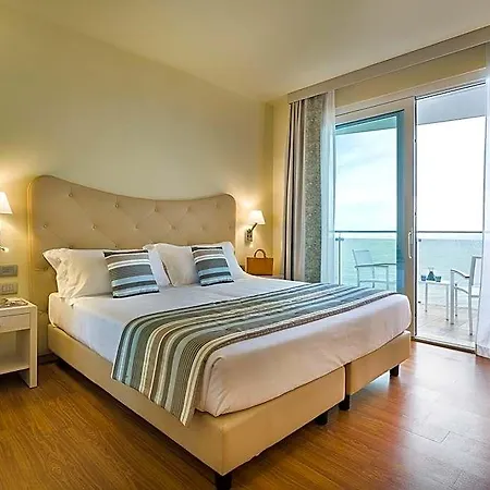 Hotel Grand 4*